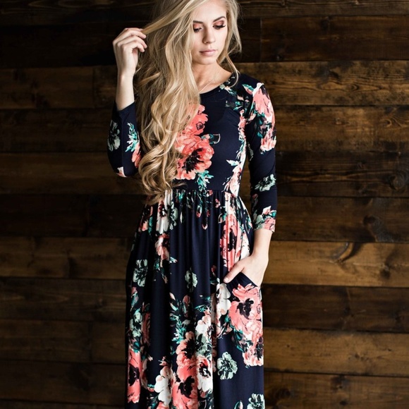 Reborn J | Dresses | Nwt Reborn J Navy Blue Floral Maxi | Poshmark